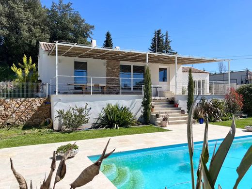Villa in Sainte-Anastasie-sur-Issole, Var