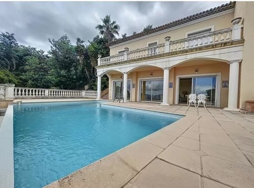 빌라 / Mandelieu-la-Napoule, Alpes-Maritimes