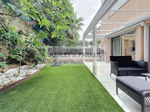 ニース, Alpes-Maritimesのアパートメント