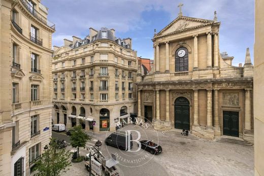 Apartment / Etagenwohnung in Tour Eiffel, Invalides – Ecole Militaire, Saint-Thomas d’Aquin, Paris
