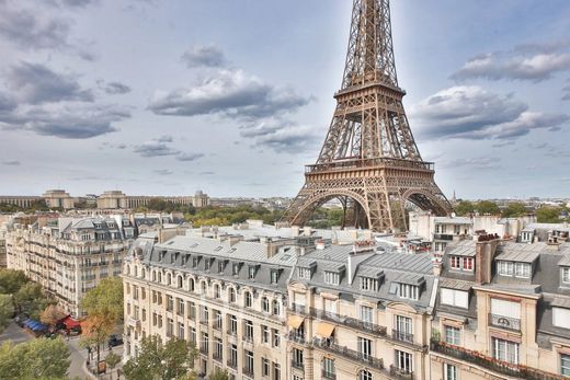 Apartment in Tour Eiffel, Invalides – Ecole Militaire, Saint-Thomas d’Aquin, Paris