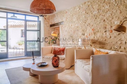 Элитный дом, Saint-Rémy-de-Provence, Bouches-du-Rhône