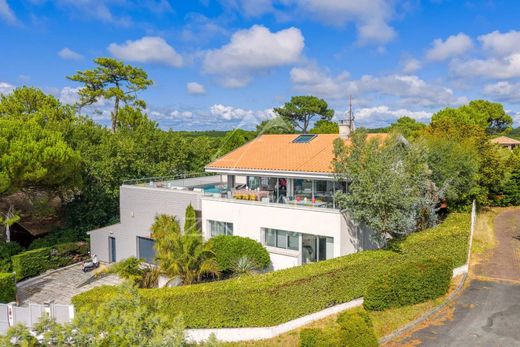 Luxury home in Pyla sur Mer, Gironde