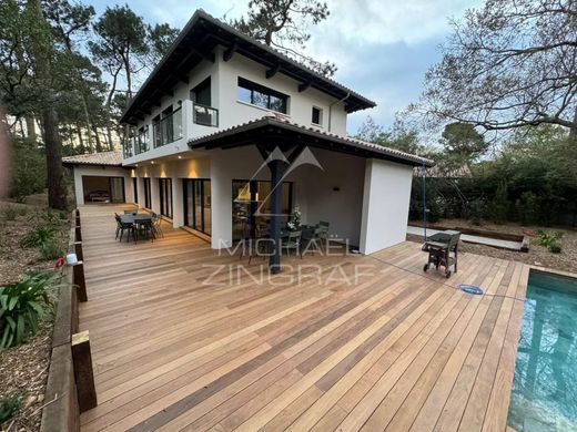 Luxury home in La Teste-de-Buch, Gironde