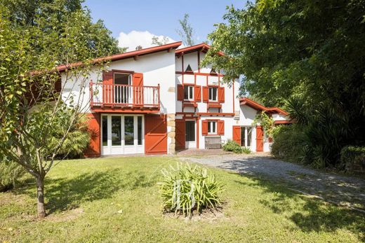 Luxury home in Ustaritz, Pyrénées-Atlantiques