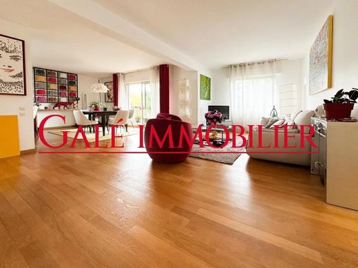 ‏דירה ב  Bourg-la-Reine, Hauts-de-Seine