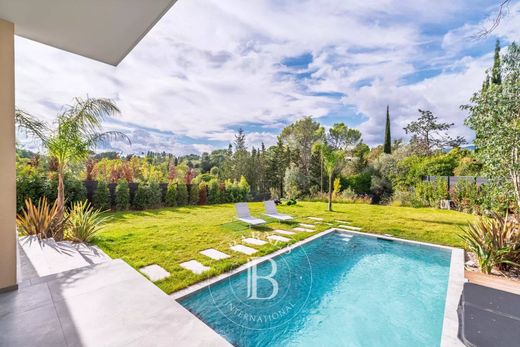 Villa en Valbonne, Alpes Marítimos