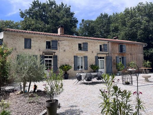 Casa di lusso a Guillos, Gironda