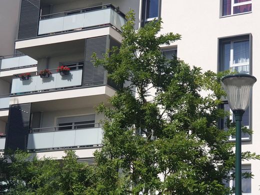 Apartment / Etagenwohnung in Rueil-Malmaison, Hauts-de-Seine