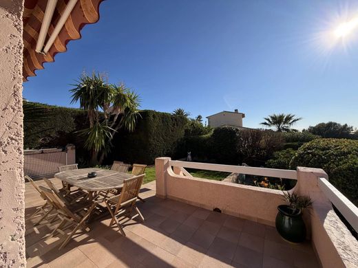 Luxus-Haus in La Gaude, Alpes-Maritimes