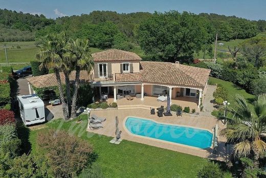 Вилла, Bagnols-en-Forêt, Var