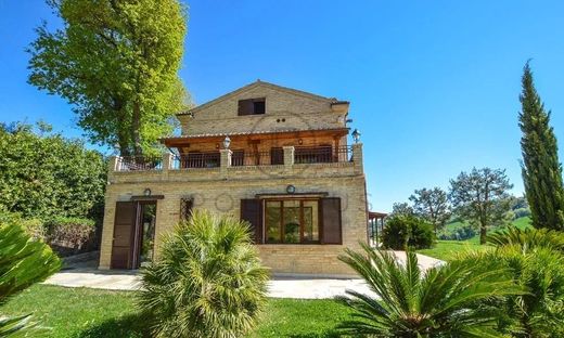 Villa in Lapedona, Province of Fermo