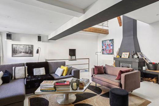 Apartment / Etagenwohnung in Garches, Hauts-de-Seine