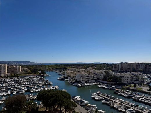 Apartment in Mandelieu-la-Napoule, Alpes-Maritimes