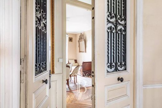 Apartment / Etagenwohnung in Versailles, Yvelines