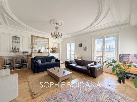 Appartamento a Champs-Elysées, Madeleine, Triangle d’or, Parigi