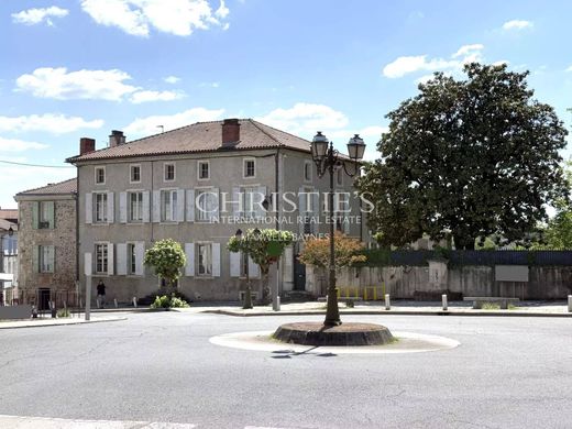 Luxe woning in Nontron, Dordogne