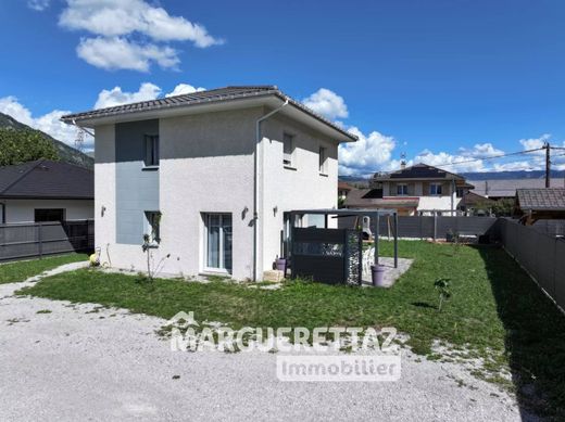 Luxe woning in Vougy, Haute-Savoie