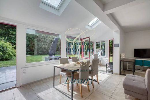 Элитный дом, Chantilly, Oise