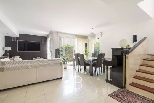 Luxury home in Motte-Picquet, Commerce, Necker, Paris