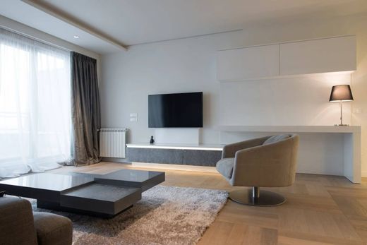 ベルヴィル、ペール・ラシェーズ、メニルモンタン, Parisのアパートメント