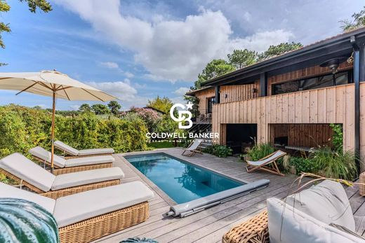 Luxury home in Pyla sur Mer, Gironde