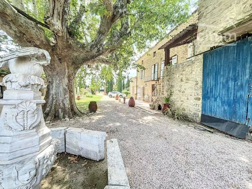 Rural or Farmhouse in Pernes-les-Fontaines, Vaucluse