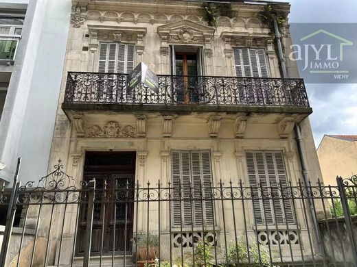 Vichy, Allierのヴィラ