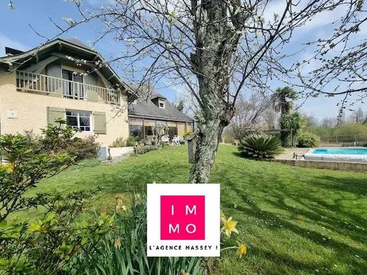 Luxury home in Soues, Hautes-Pyrénées