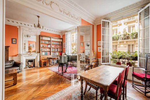 Apartment in Provence-Opéra – Grands Boulevards, Paris