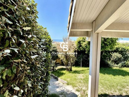 Casa di lusso a Hourtin, Gironda