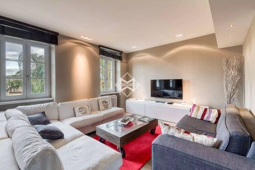 Apartment / Etagenwohnung in Saint-Tropez, Var