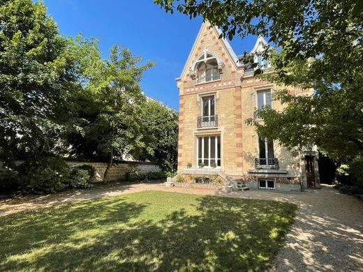 Luxury home in Chatou, Yvelines