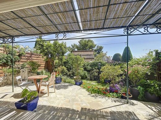 Luxury home in Mougins, Alpes-Maritimes