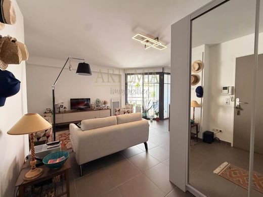 Apartment / Etagenwohnung in Arcachon, Gironde