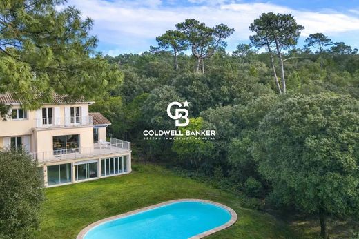 Luxury home in Pyla sur Mer, Gironde