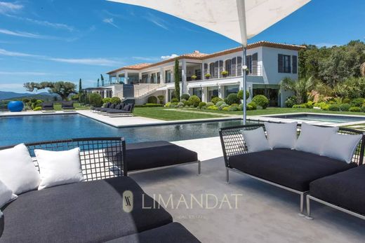 Willa w Grimaud, Var