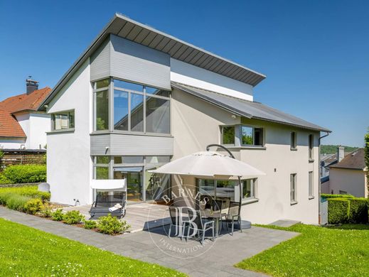 Luxus-Haus in Lamadelaine, Pétange