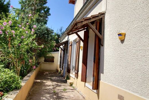 Luxus-Haus in Saint-Maur-des-Fossés, Val-de-Marne