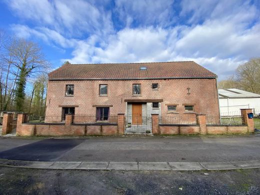 Rural or Farmhouse in Cousolre, North