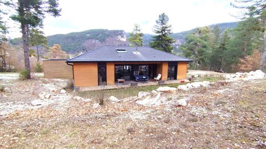 Luxury home in Annot, Alpes-de-Haute-Provence