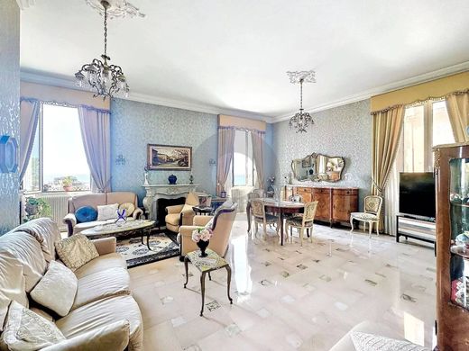 아파트 / Menton, Alpes-Maritimes