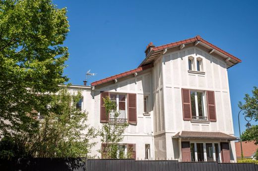 Luxus-Haus in Garches, Hauts-de-Seine