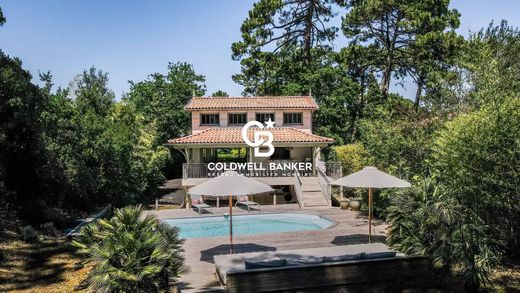 Luxury home in Pyla sur Mer, Gironde
