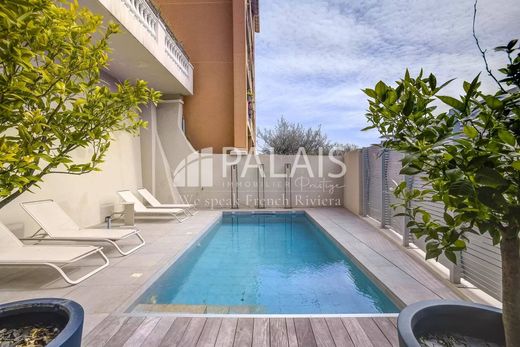 Cap-d'Ail, Alpes-Maritimesの高級住宅