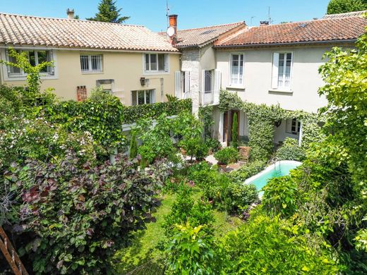 Luxury home in Vaison-la-Romaine, Vaucluse