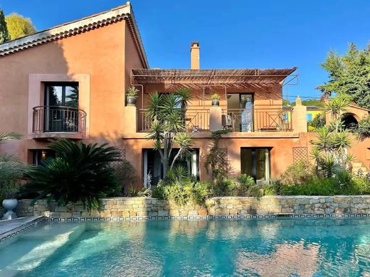 Luxus-Haus in Carqueiranne, Var
