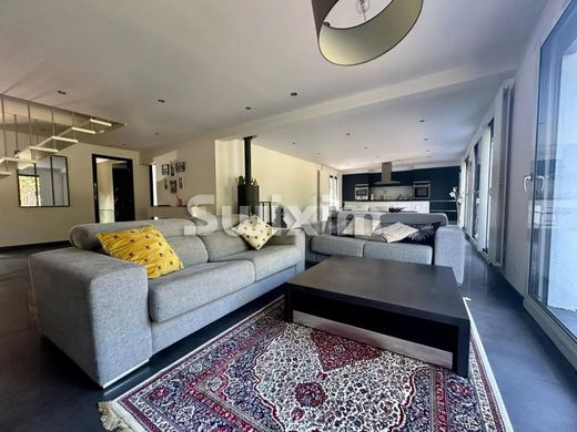 Casa de lujo en Échenevex, Ain