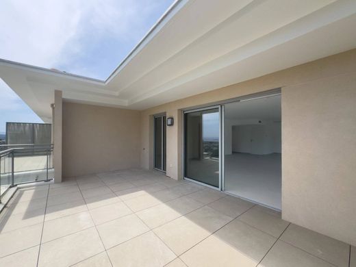 Apartment / Etagenwohnung in Le Cannet, Alpes-Maritimes