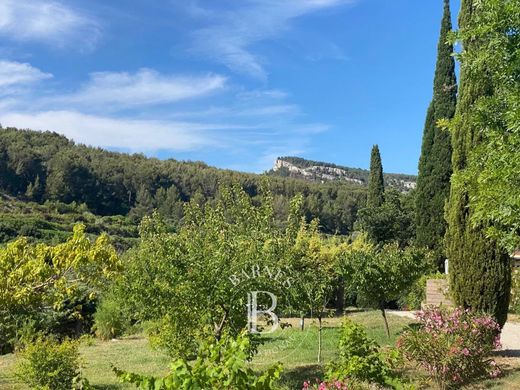 地皮  Cassis, Bouches-du-Rhône
